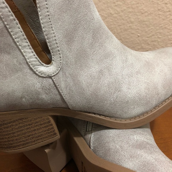 Bootie - Picture 7 of 7